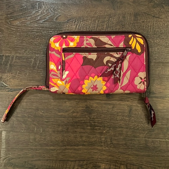 Vera Bradley Wide Wristlet - Picture 4 of 6